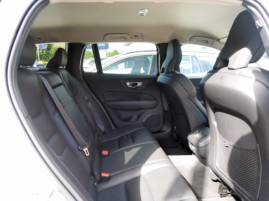 Volvo V60 Cross Country B5 AWD Pro, миниатюра 8