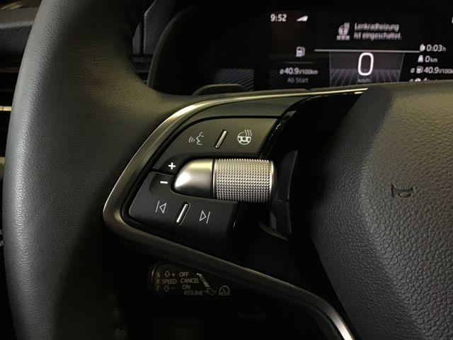 Fahrzeugabbildung Skoda Kamiq Selection 1.5 TSI DSG/ACC/LED/SmartLink