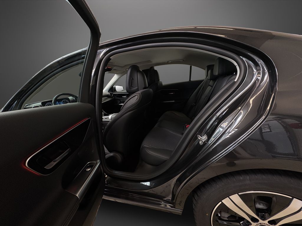 MERCEDES-BENZ C-Class 2023