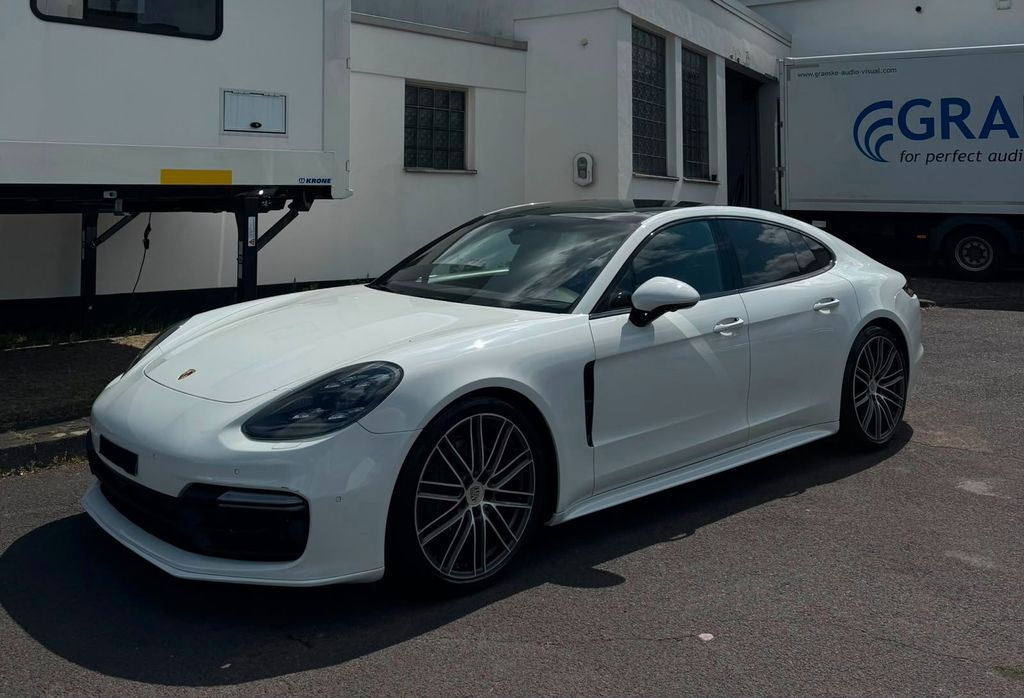 Image of Porsche Panamera