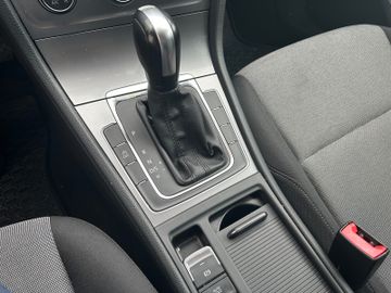 Volkswagen Golf - 10