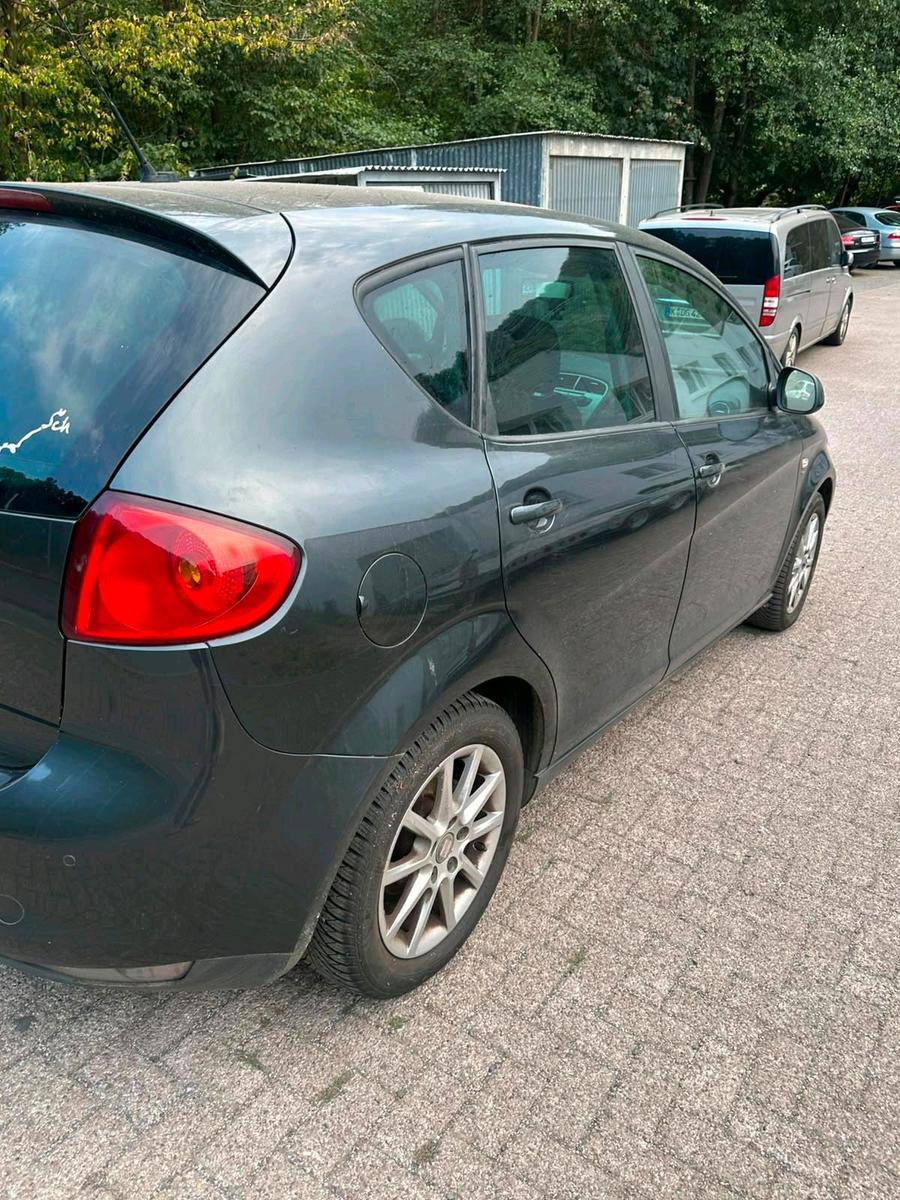 Seat Altea 2011 — photo 12