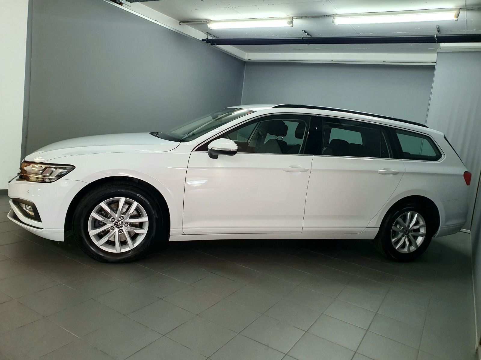 Volkswagen Passat Variant Business 2.0TDI DSG ACC Navi RFK foto 2