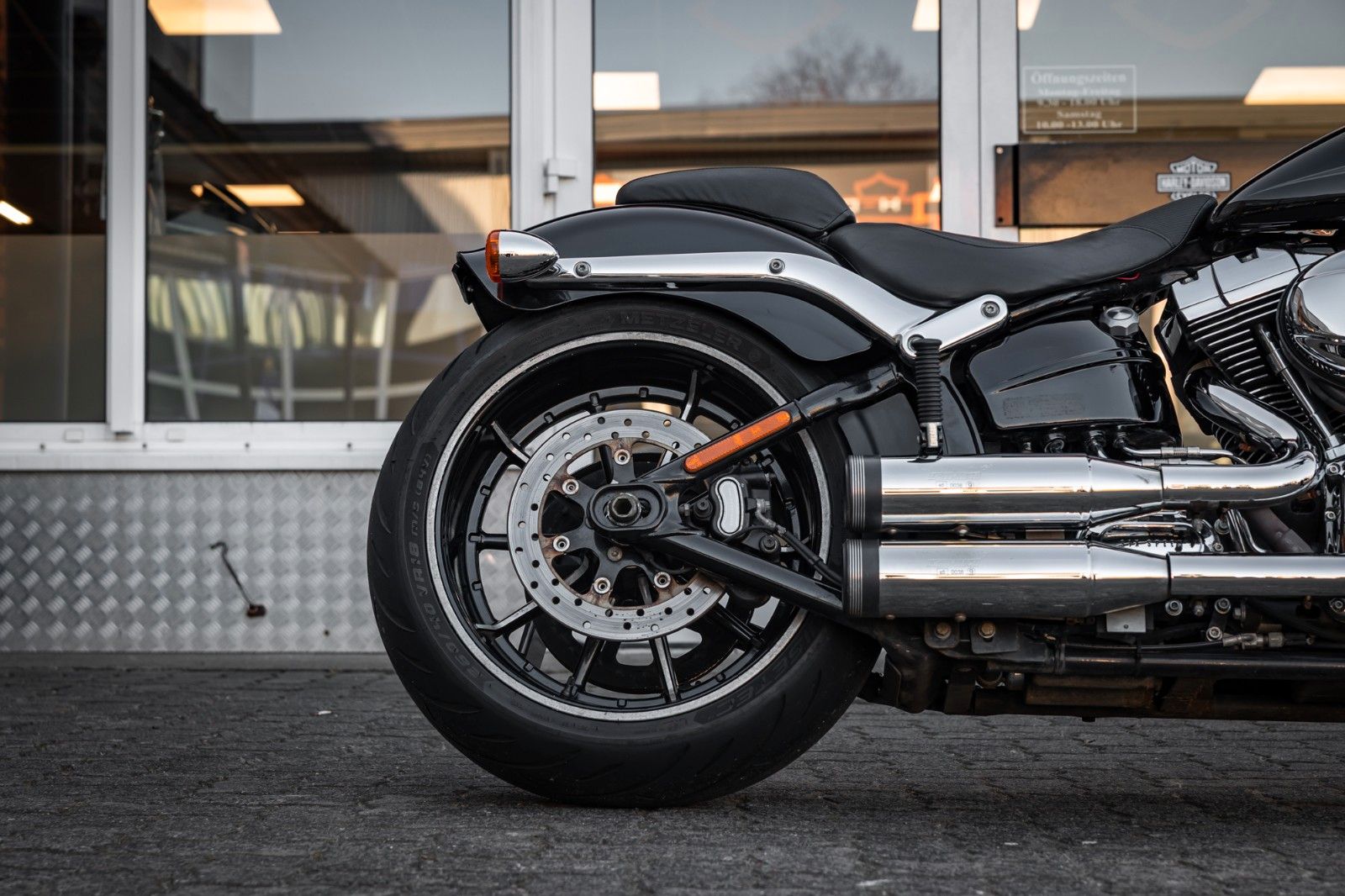 Fahrzeugabbildung Harley-Davidson Breakout 103 FXSB- Kesstech -