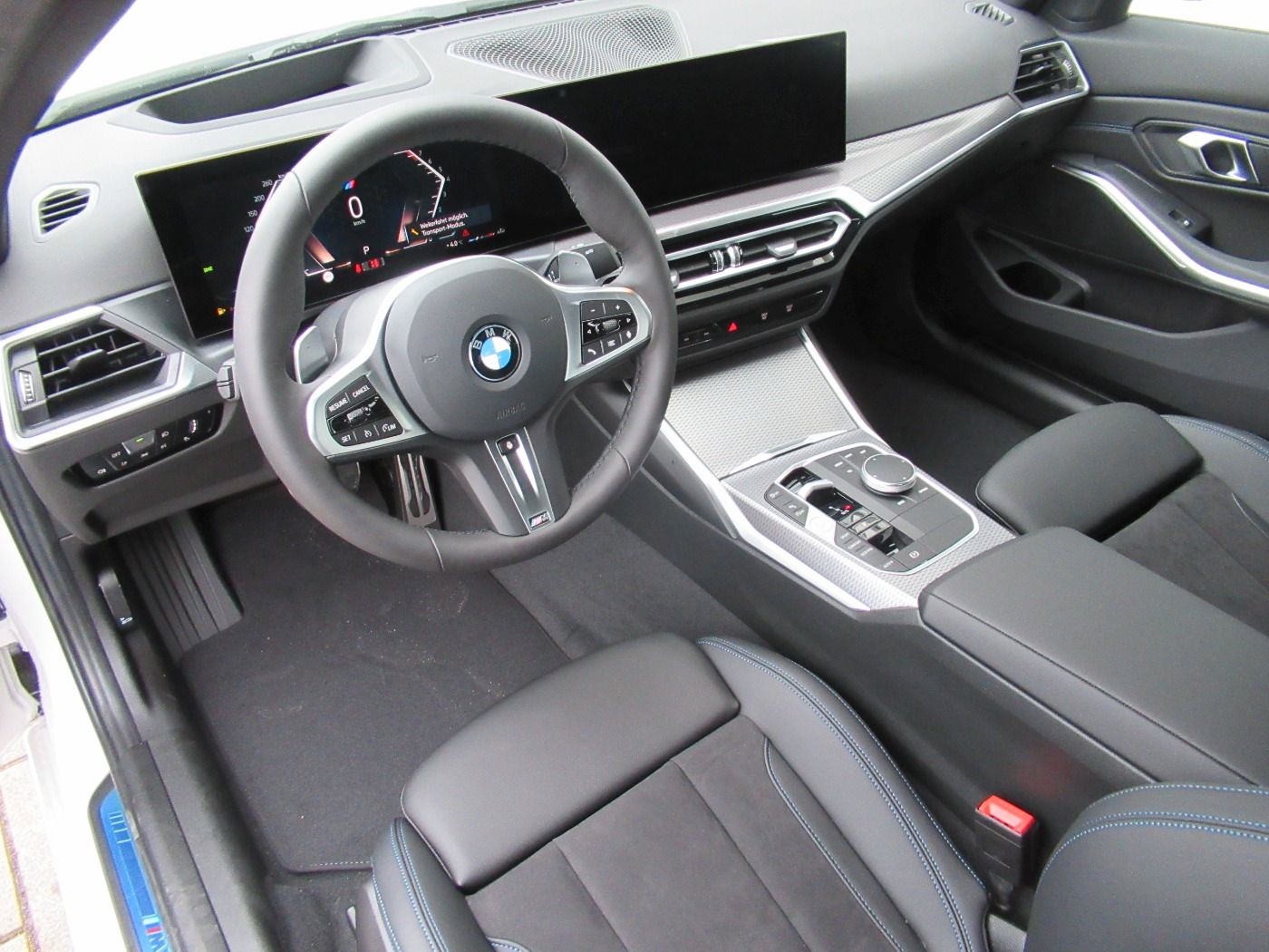 Fahrzeugabbildung BMW 320i Lim. M-Sport AKTION! AHK/HUD/LKH/HiFi