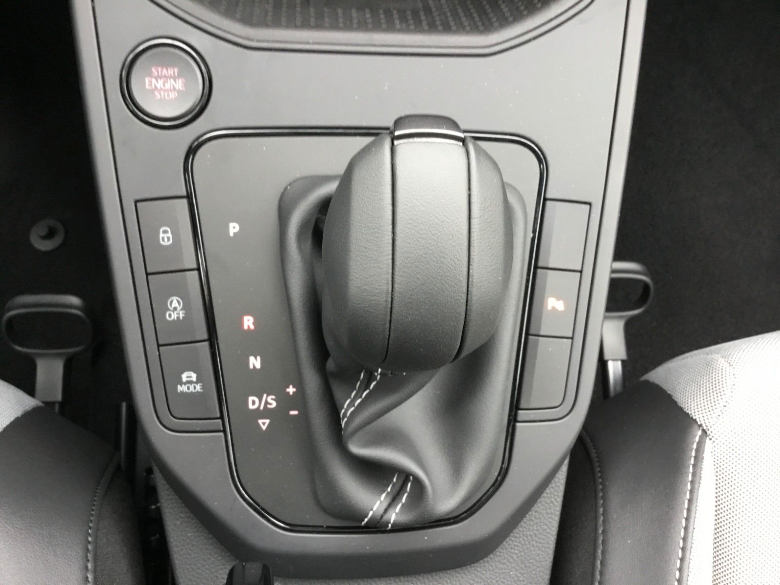 Fahrzeugabbildung SEAT Ibiza 1.5 TSI FR Black Edition DSG+Pano+18"+ACC