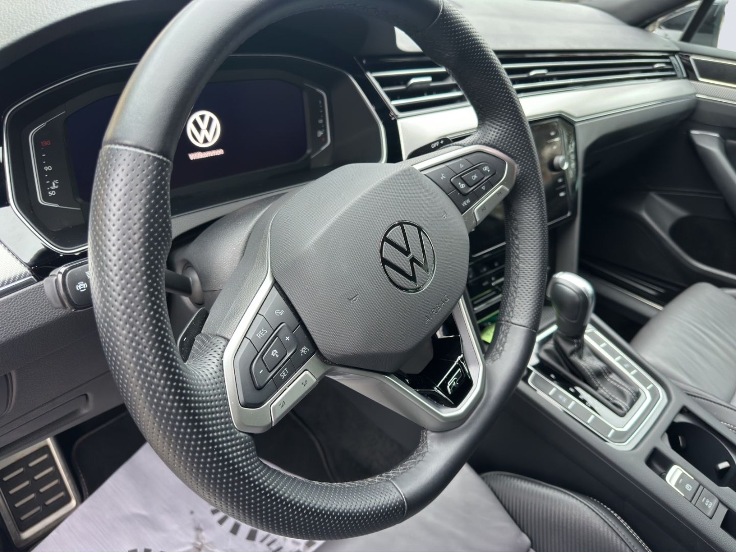 Passat Variant R Line Paket Elegance 1.5TSi LED 