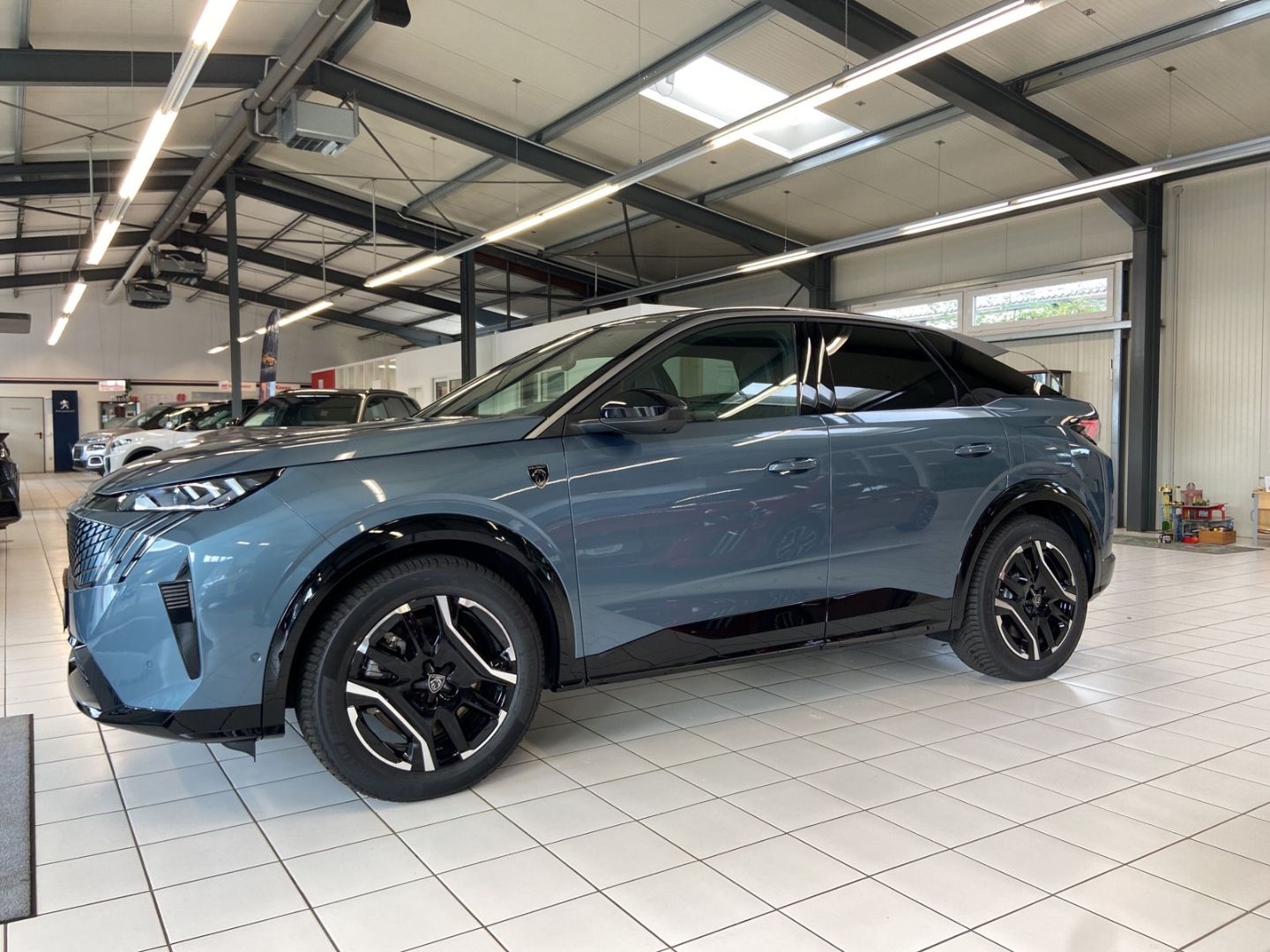 Fahrzeugabbildung Peugeot 3008 GT Elektro 210 Navi Soundsystem ACC CarPlay