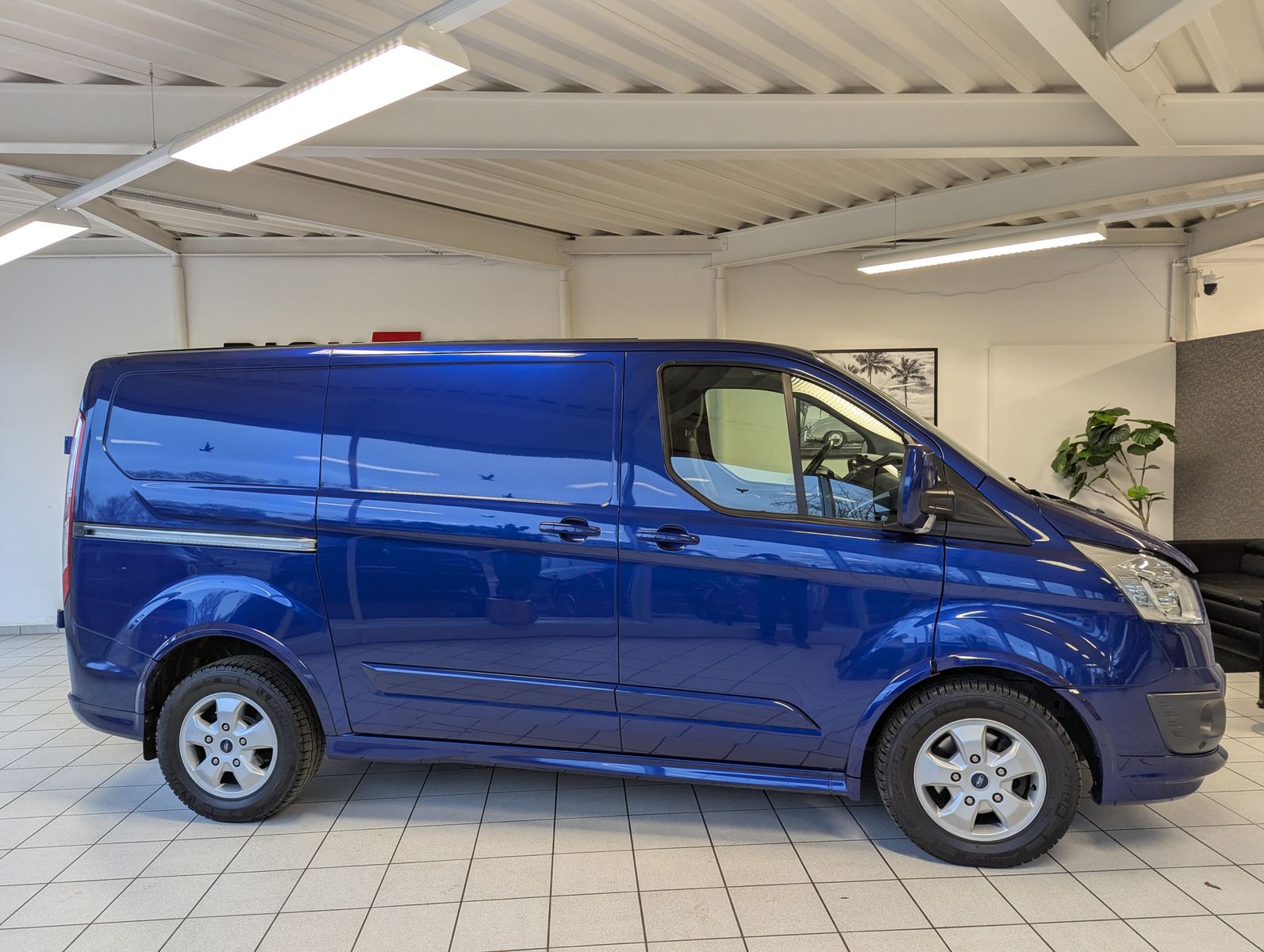 FORD Transit Custom 290 Sport Camper-Umbau Klima AHK - Image 9