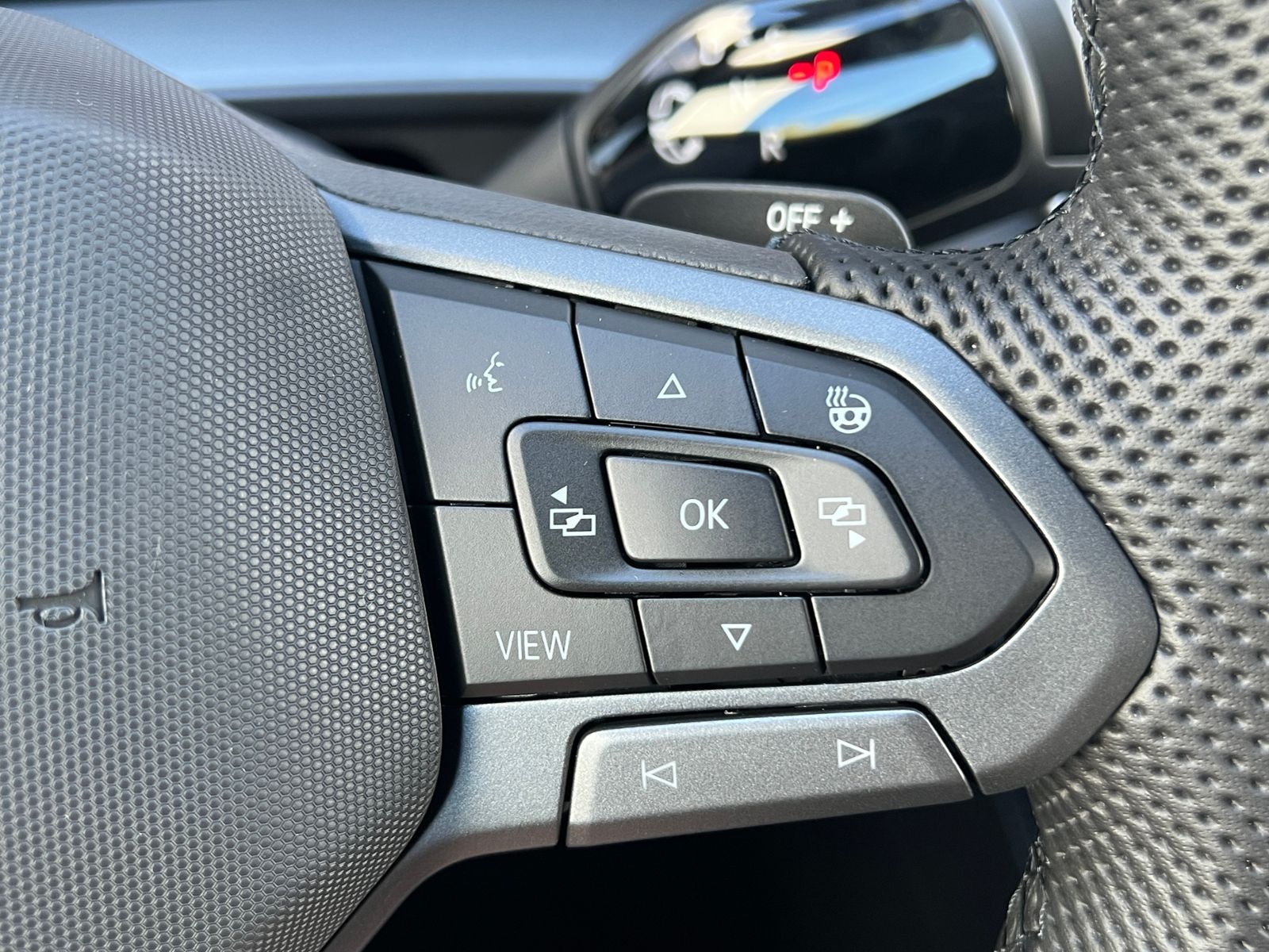 Fahrzeugabbildung Volkswagen Tayron R-Line 2.0 TDI DSG 4MOTION *Panorama, Bla