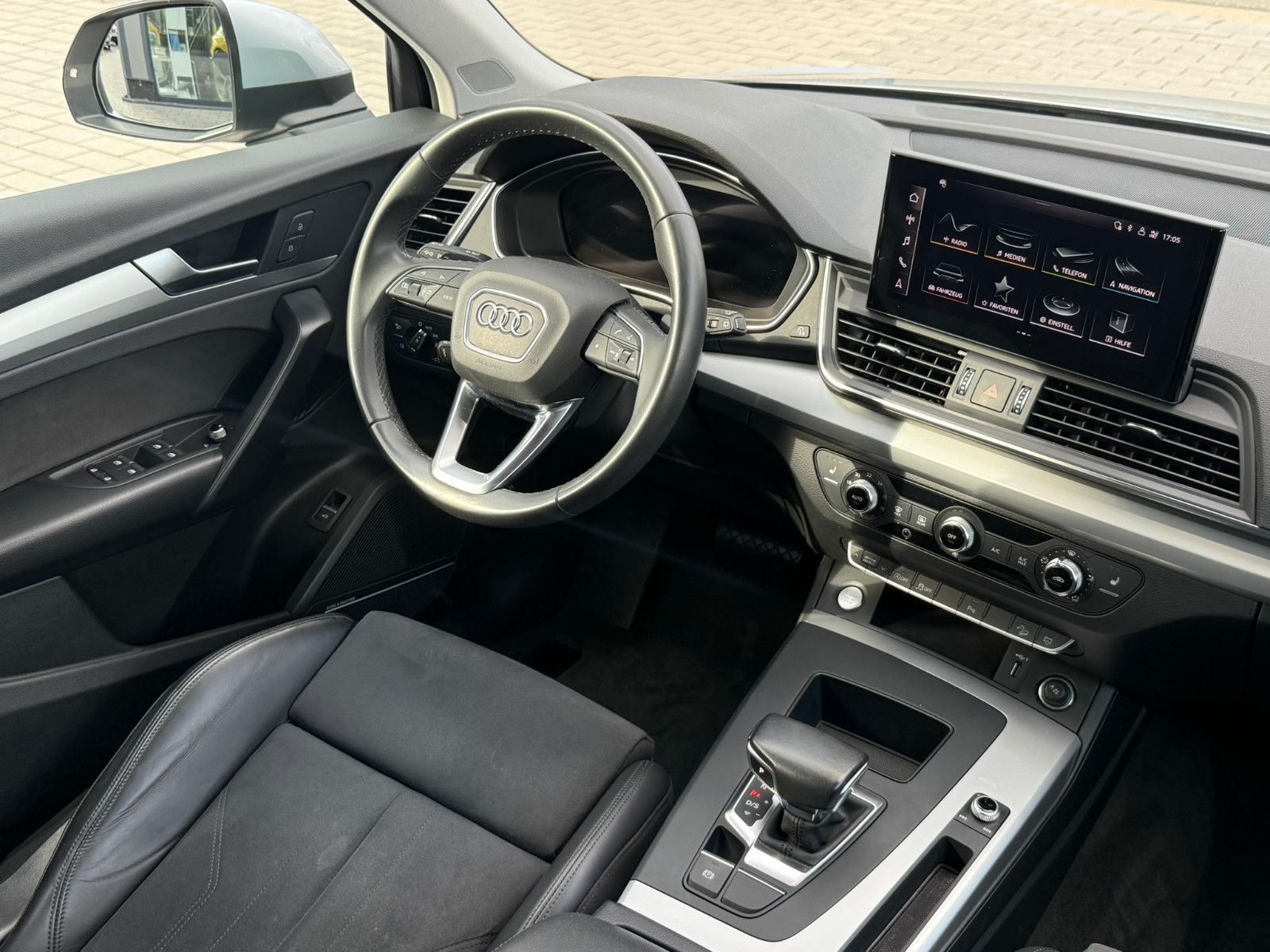 Fahrzeugabbildung Audi Q5 Sportback 40 TDI quattro advanced