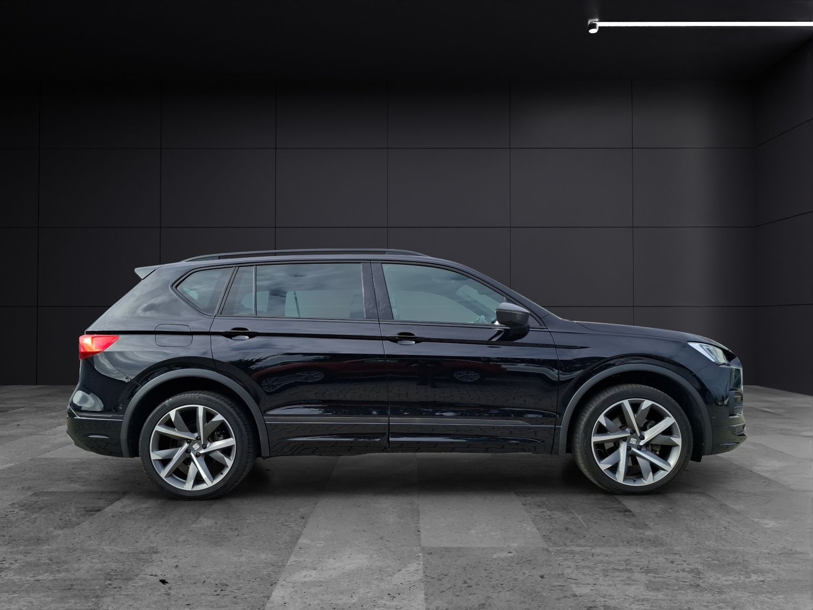 Fahrzeugabbildung SEAT Tarraco TSI FR DSG 4Drive LED AHK Navi Pano AID