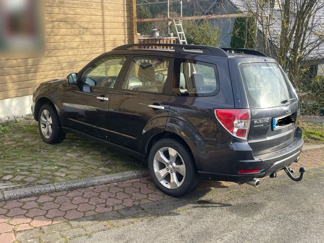 Subaru Forester 2,0D, 4x4, wenige Kilomete...