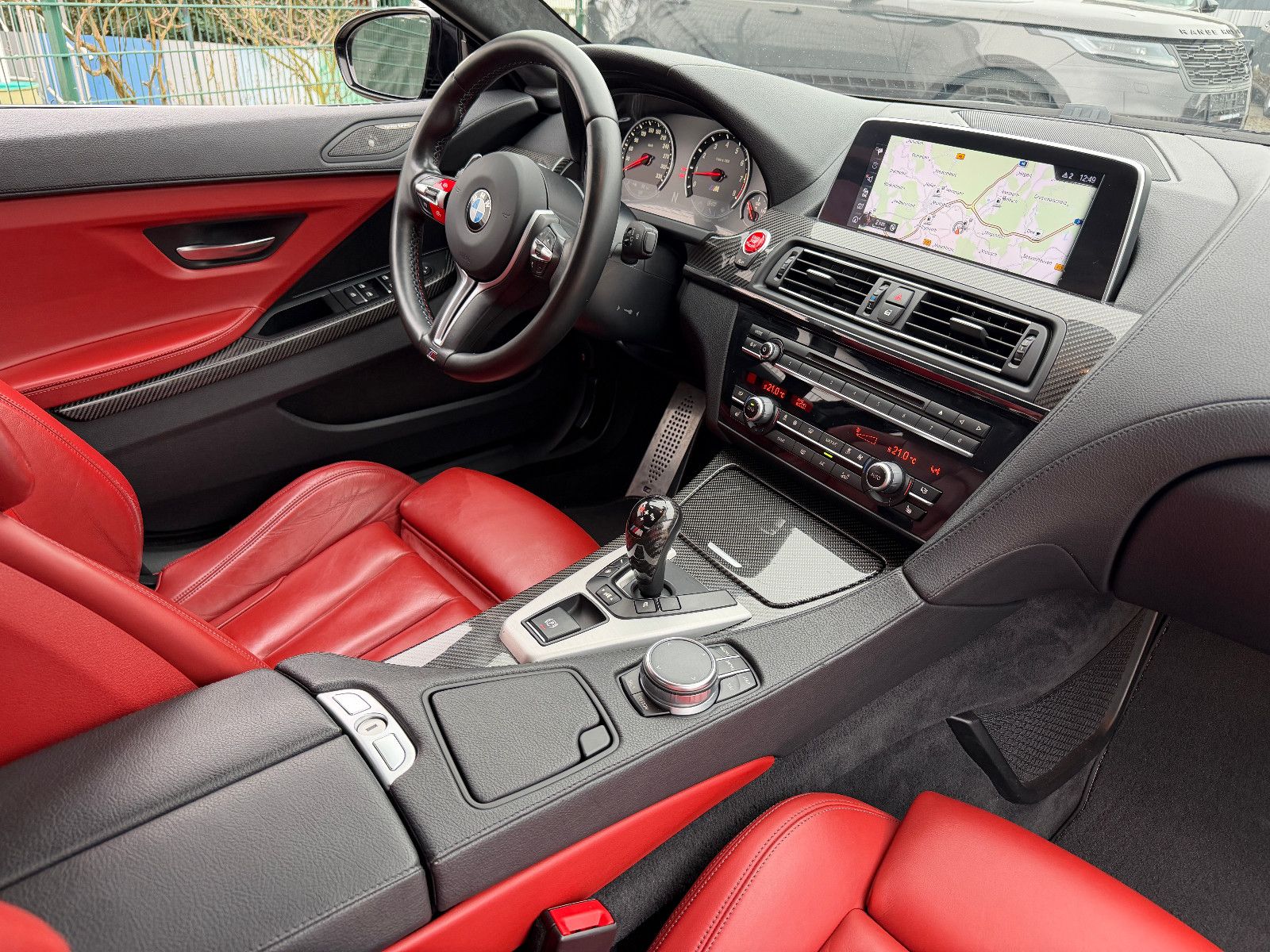 Fahrzeugabbildung BMW M6 Gran Coupe/CARBON/EXCLUSIVE/BLACK&RED/