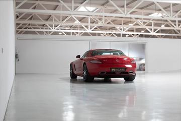 صورة 7 لـ 2010 Mercedes-BENZ SLS AMG