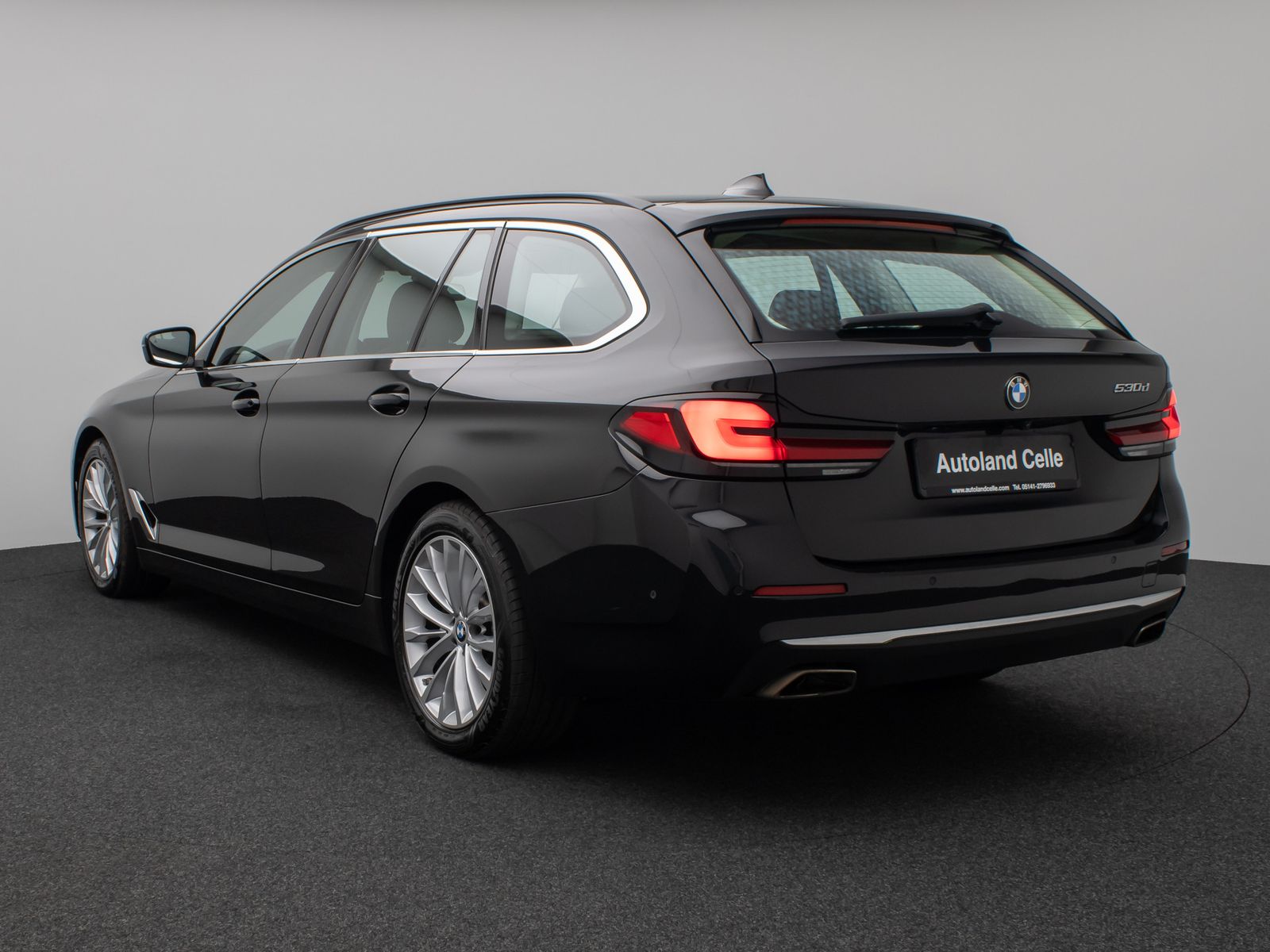 Fahrzeugabbildung BMW 530d LuxuryLine Kamera Laser HUD DAB ACC Komfort