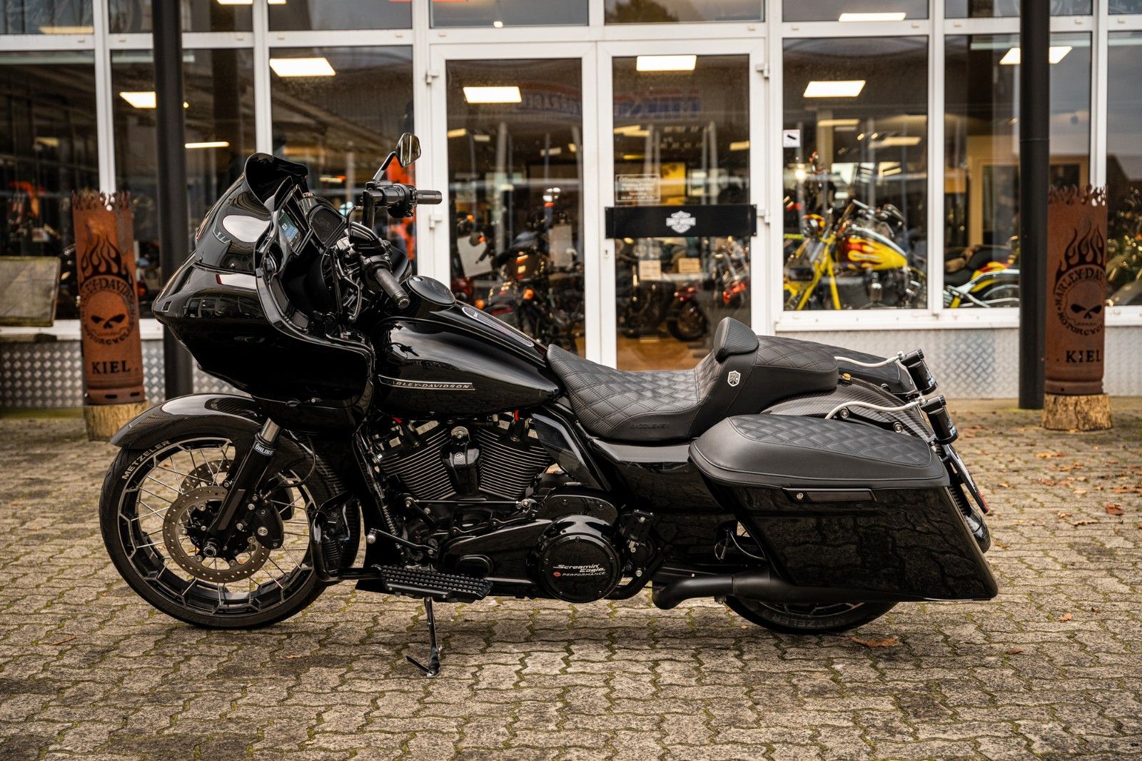Fahrzeugabbildung Harley-Davidson ROAD GLIDE SPECIAL FLTRXS -  ÖHLINS FAHRWERK