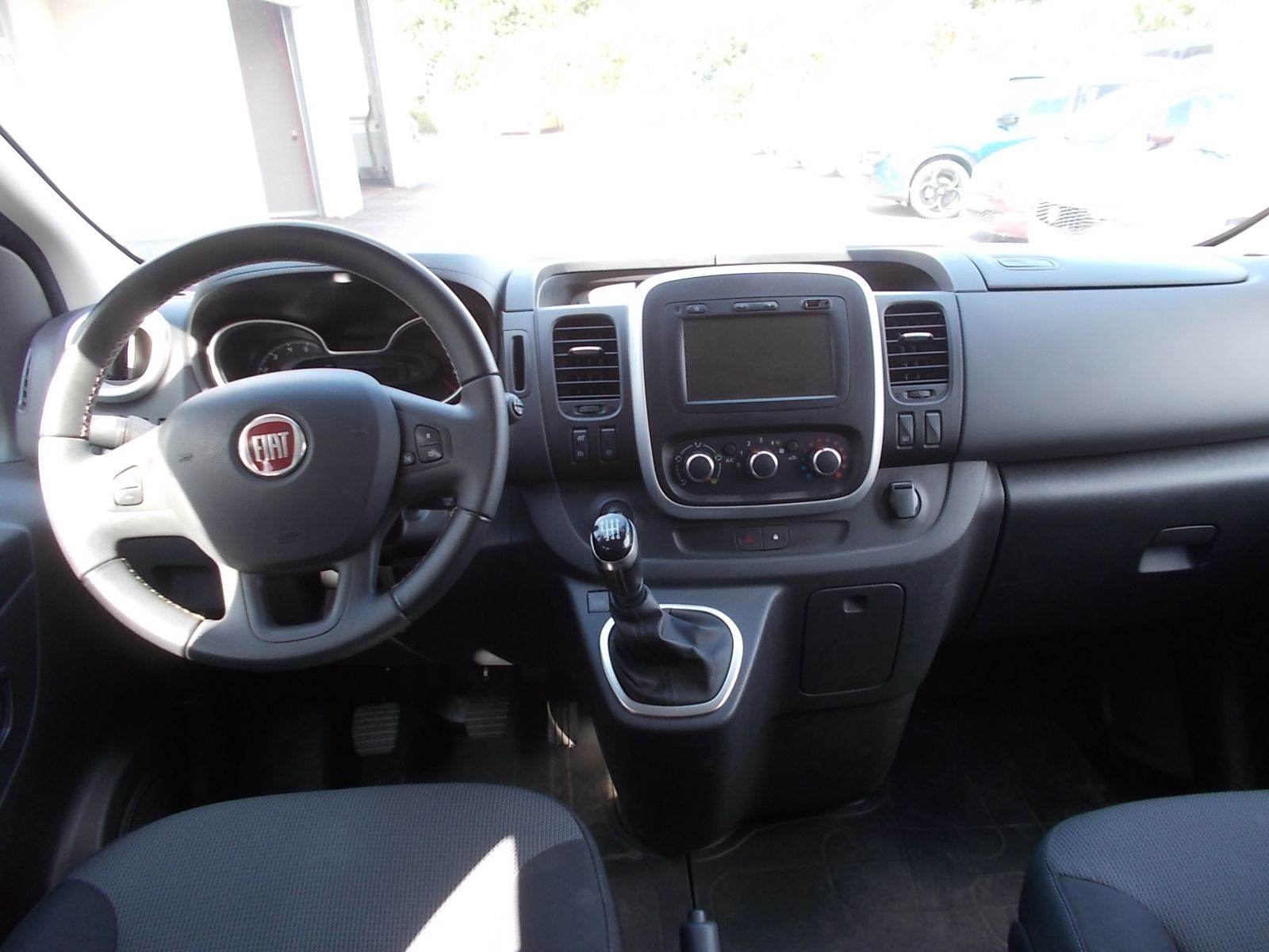 Fahrzeugabbildung Fiat Talento 2.0 Mjet 145 PS L2H1 8 Sitzer *UNFALL*