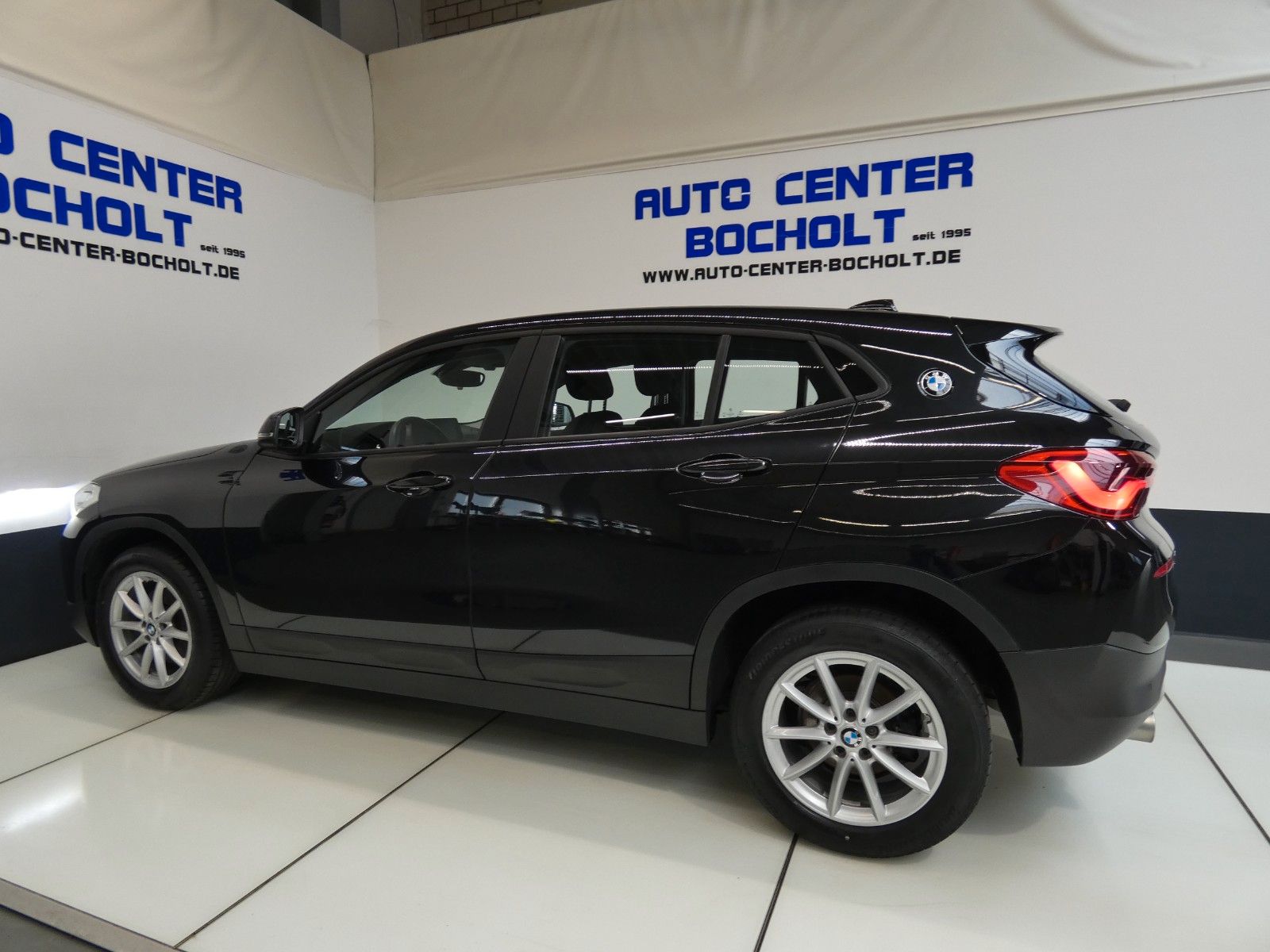 BMW X2 sDrive 18 i Advantage*Navi*HUD*Parktronic foto 17