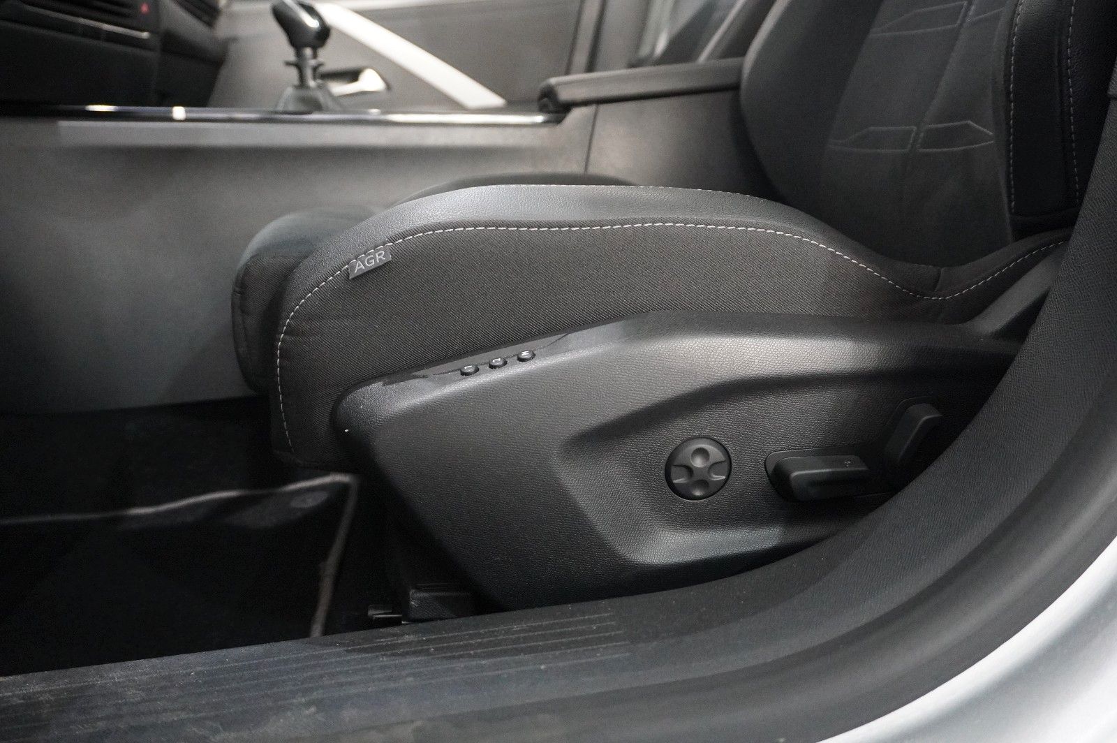 Fahrzeugabbildung Opel Astra L ST 1.2T GS SPORT NAVI/LED/360°/PANO/HUD