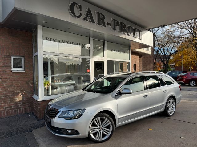 SKODA Superb Combi Elegance Autom. Navi/Panorama/Leder