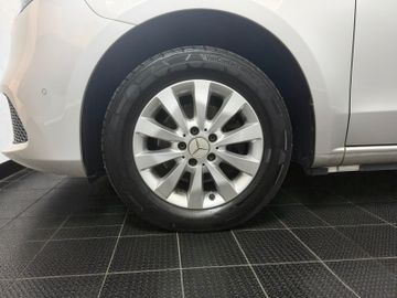 Mercedes V 220 - 4