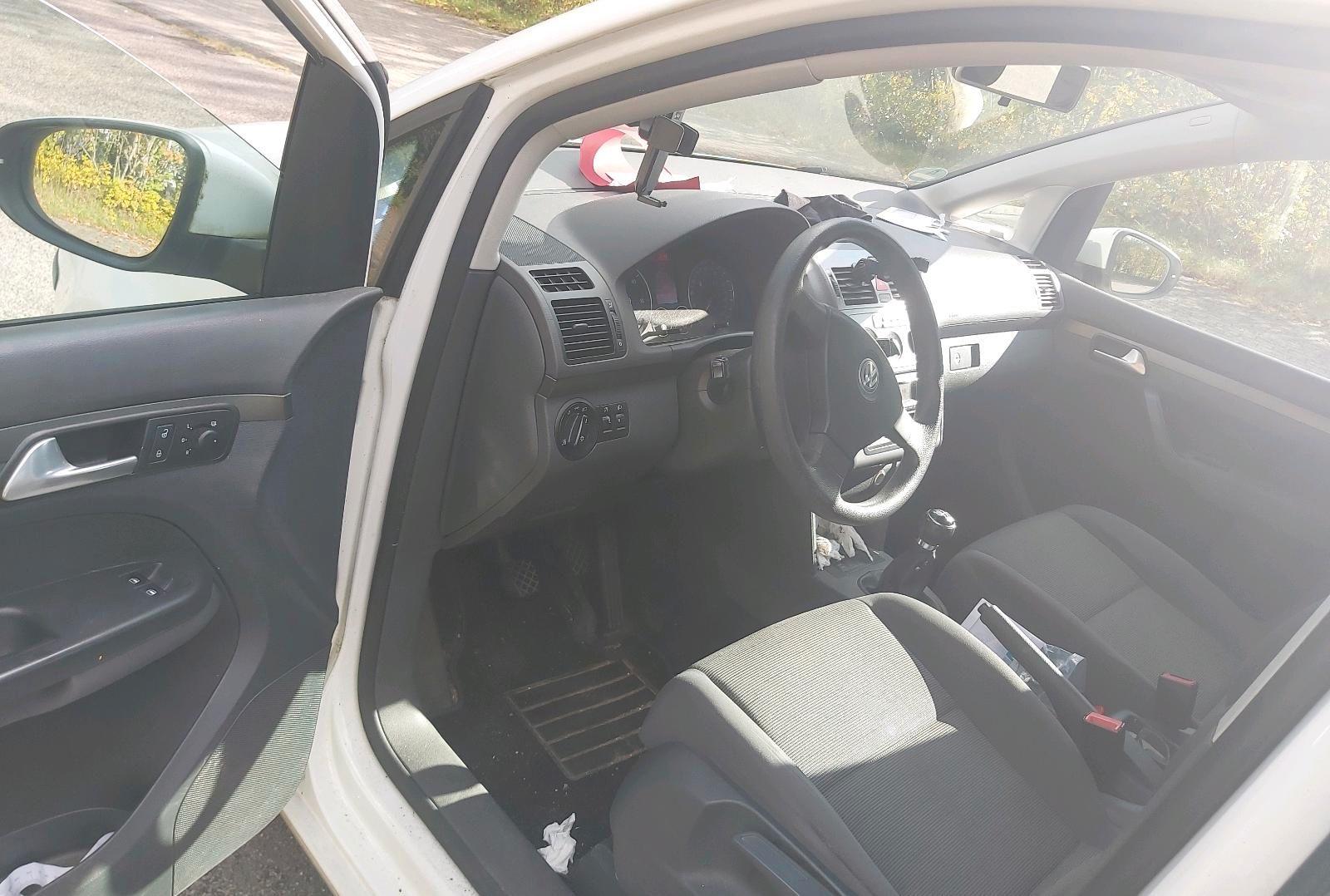 Volkswagen Touran 2009 — engine 105 HP (77kW)
