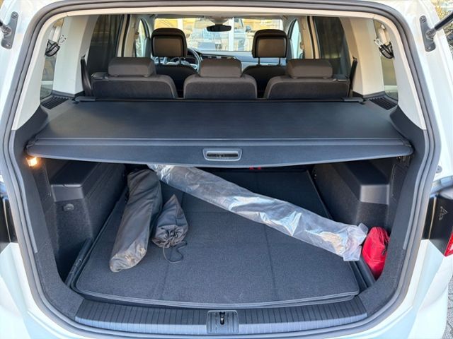 Fahrzeugabbildung Volkswagen Touran 2.0 TDI DSG COMF. KAMERA AHK TRAILER-ASSI