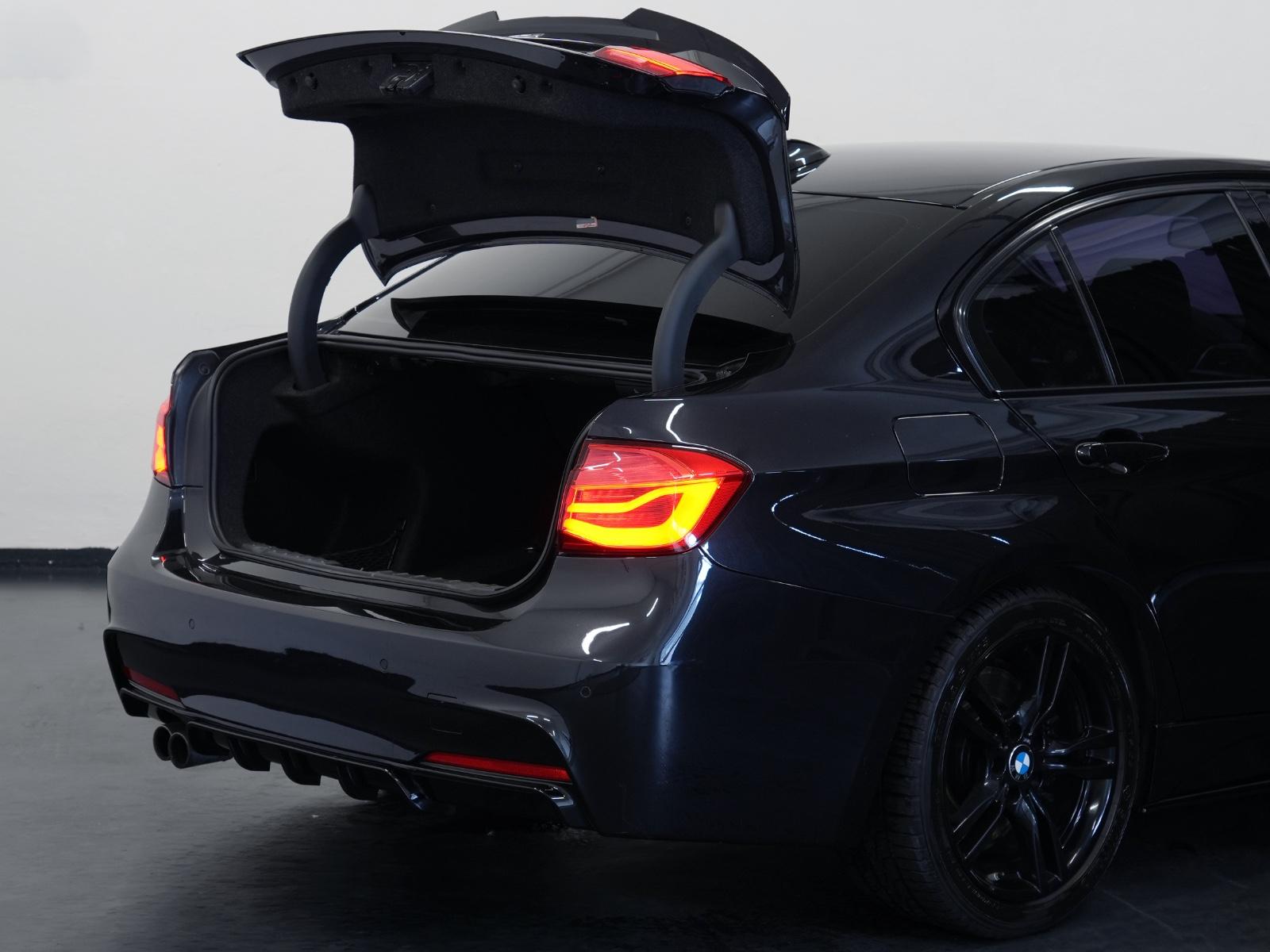 BMW 330i Limousine M-Sport CARBON/R-KAM/MEMORY/LEDER
