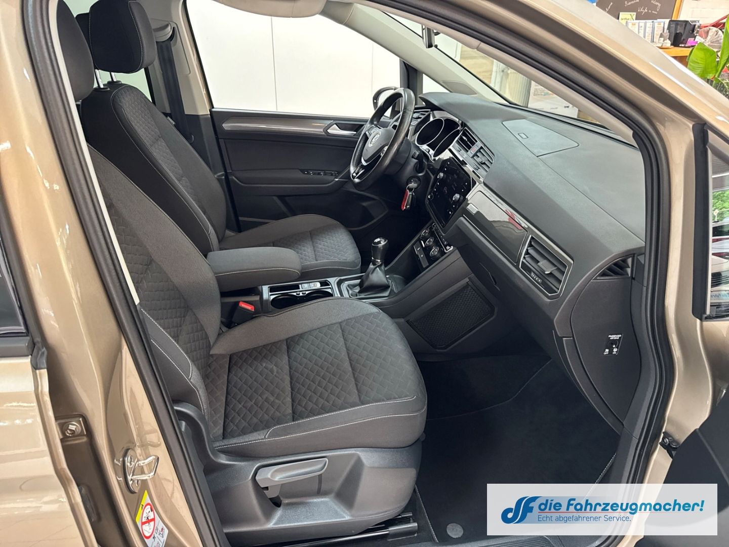 Fahrzeugabbildung Volkswagen Touran Join Start-Stopp StandHZG AHK-klappbar Na