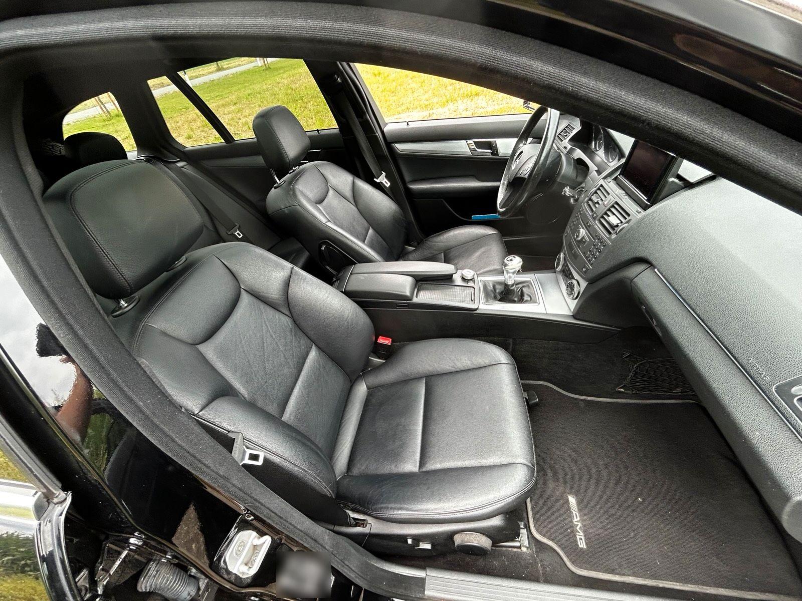 Mercedes-Benz C200 2009 — photo 13