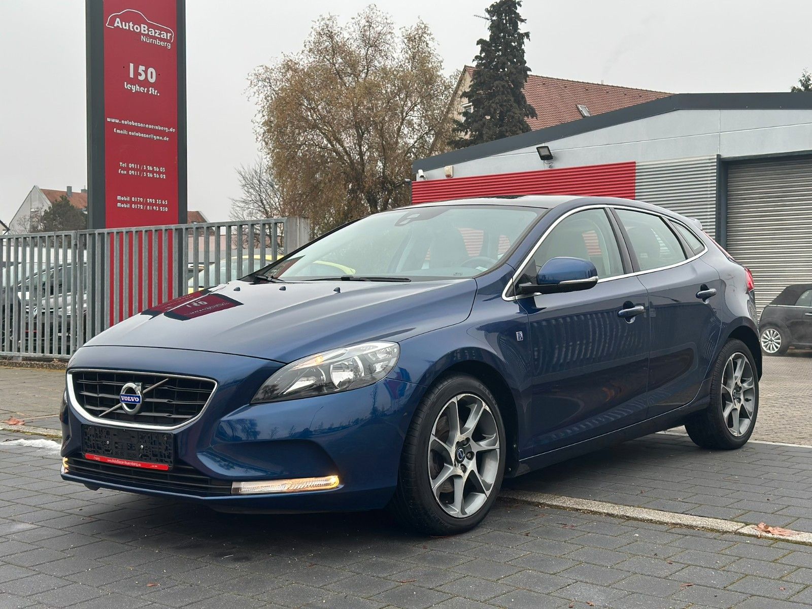 VOLVO V40 CC