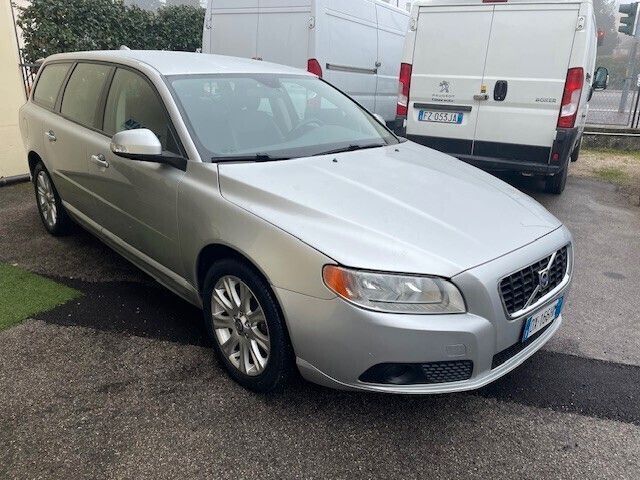 Volvo V70 2.4 D5 Momentum