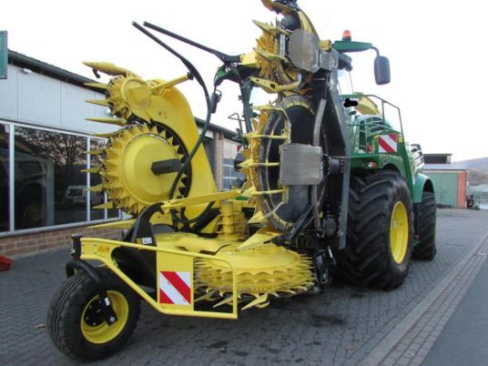 John Deere 8600