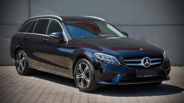 MERCEDES-BENZ C 180 T KAMERA/DIGITAL/AHK/SPURHALTE/CARPLAY