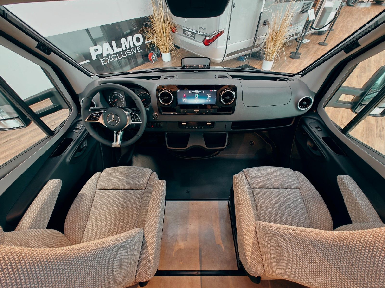 Fahrzeugabbildung HYMER / ERIBA / HYMERCAR B-KLASSE MC T 680 PREMIUM 2026 SOFORT LIEFERBAR