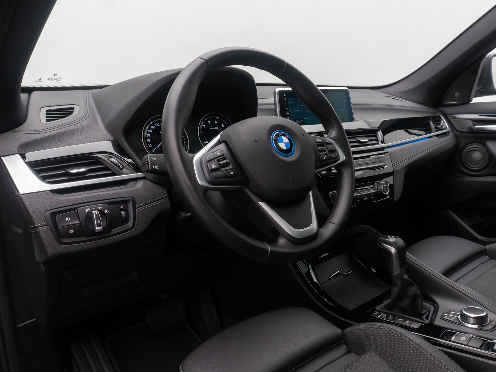 Fahrzeugabbildung BMW X1 xD25e Sport Line Kamera DAB Panorama H/K 18"