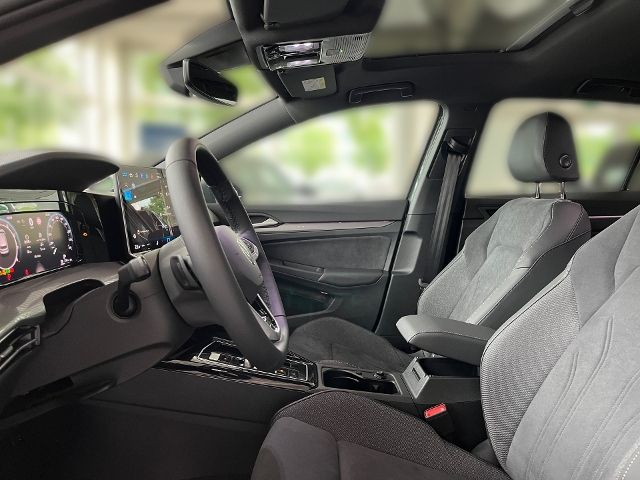Fahrzeugabbildung Volkswagen Golf EDITION 50 1.5 eTSI DSG EDITION 50 AHK DCC