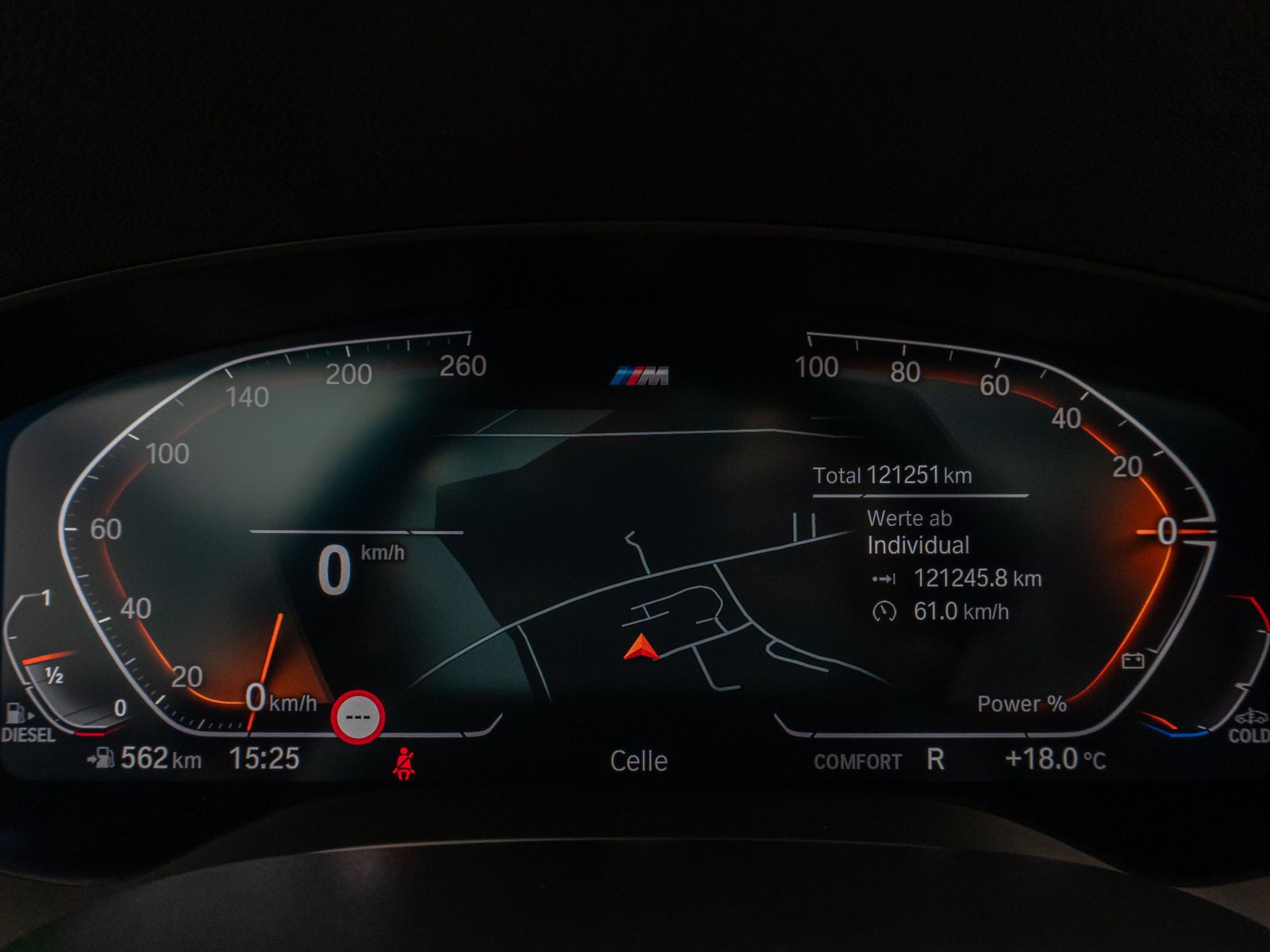 Fahrzeugabbildung BMW 530d M Sport Panorama Kamera Laser HUD DAB HiFi