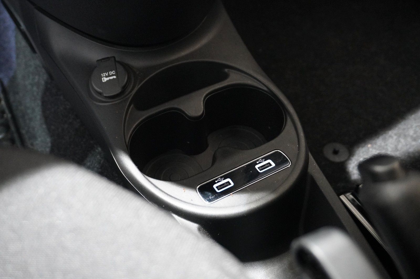 Fahrzeugabbildung Fiat 500 1.0 GSE HYBRID DOLCEVITA NAVI/LED/PDC/DAB+