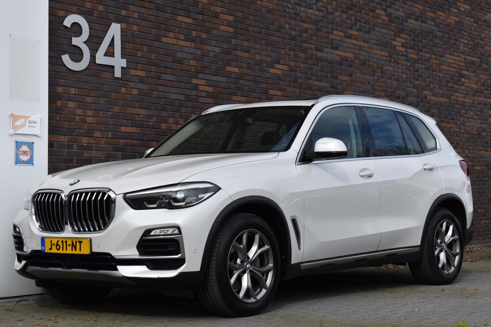 BMW X5 xDrive30d PANO HEAD UP NAVI LEDER LED
