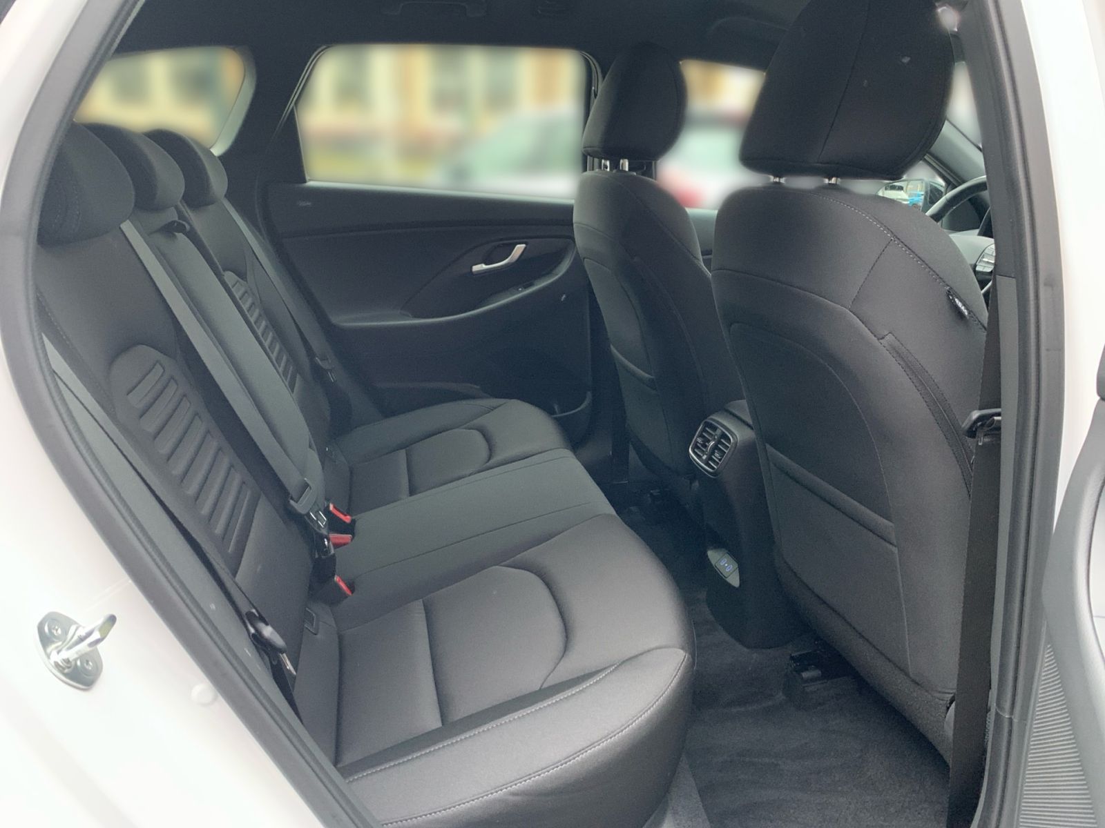 Fahrzeugabbildung Hyundai i30 Kombi 1.0 T-GDI 7-DCT Advantage LED Navi