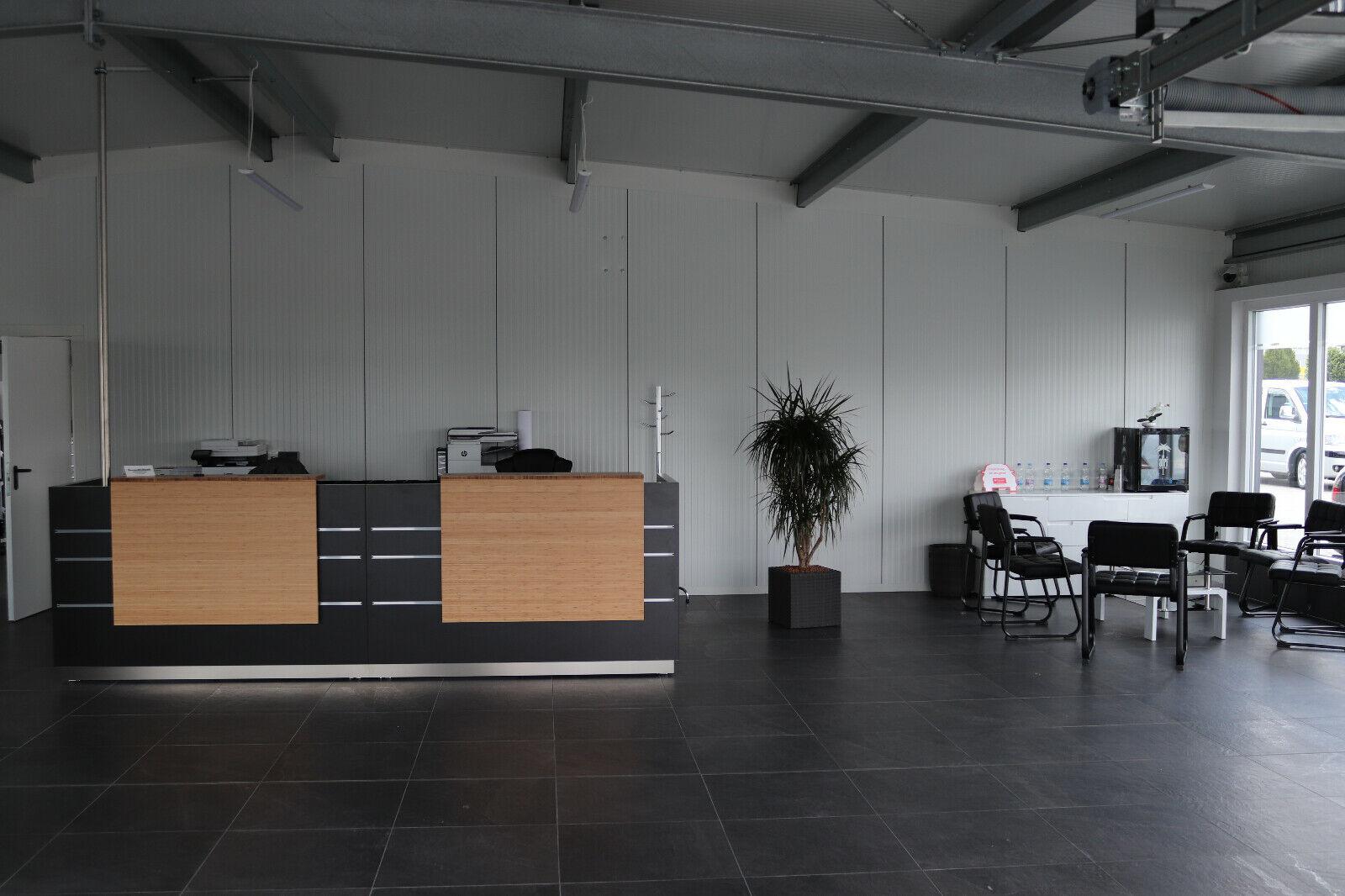 showroom-image-bottom
