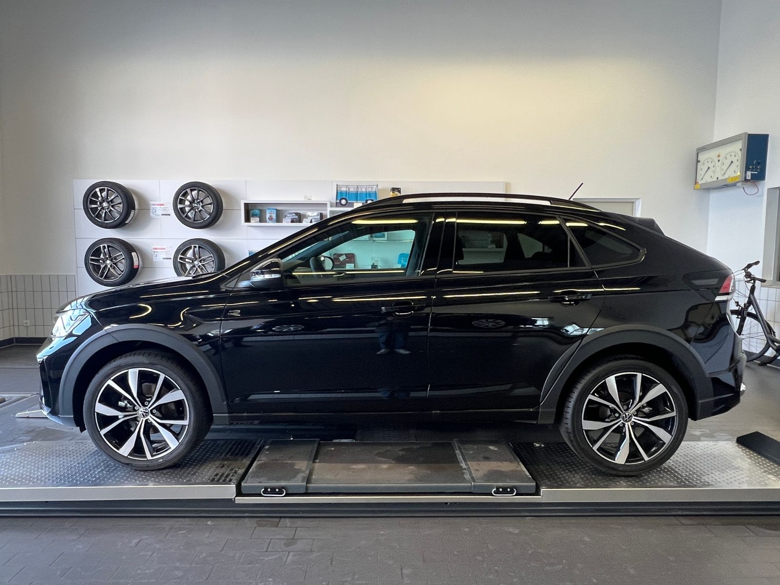 Fahrzeugabbildung Volkswagen Taigo R-Line 1.5 TSI DSG *AHK, Navi, "IQ.DRIVE"*