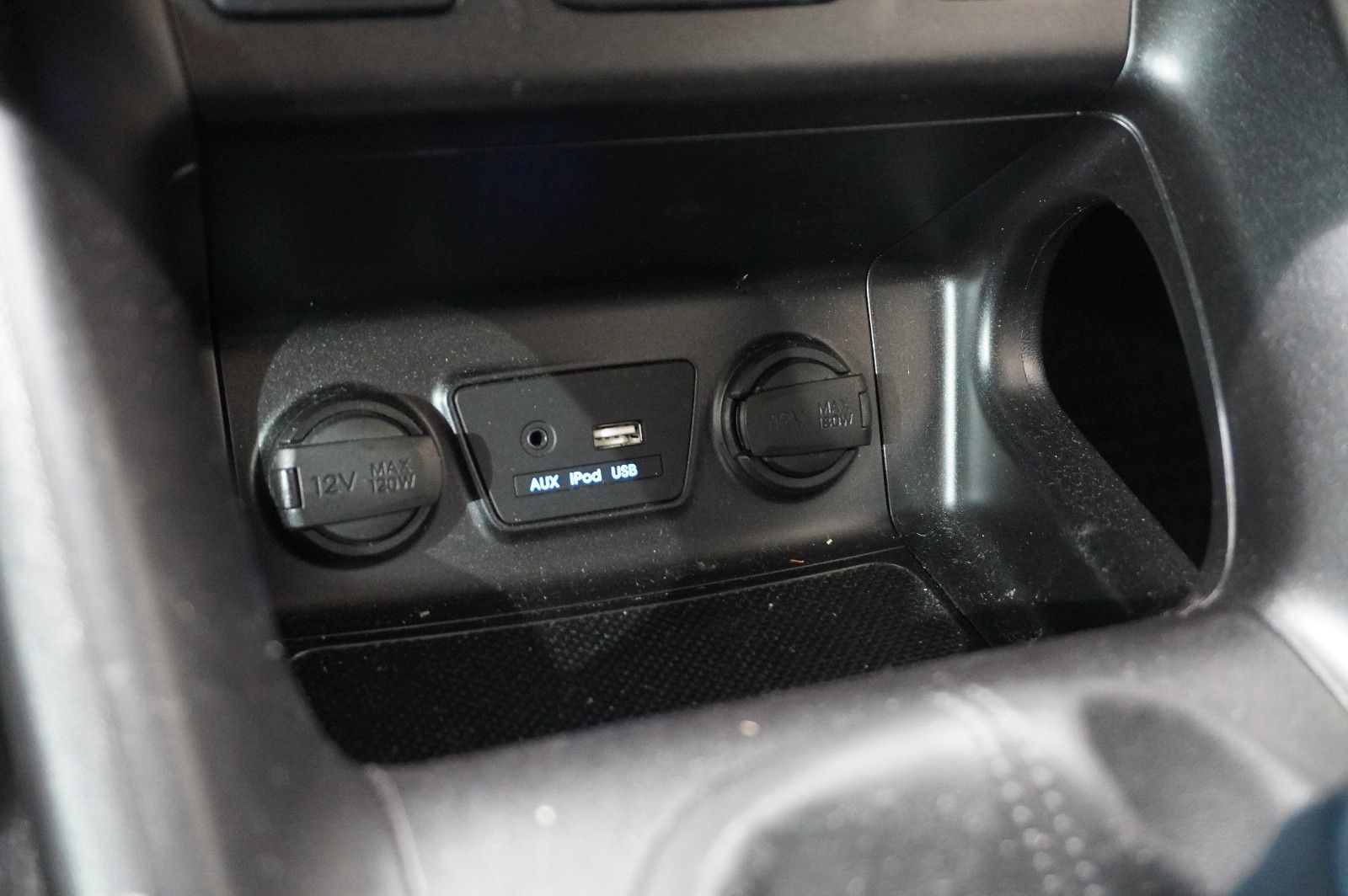 Fahrzeugabbildung Hyundai ix35 1.6 GDI FINALE LED/KLIMA/SHZ/PDC/TEMP./AHK