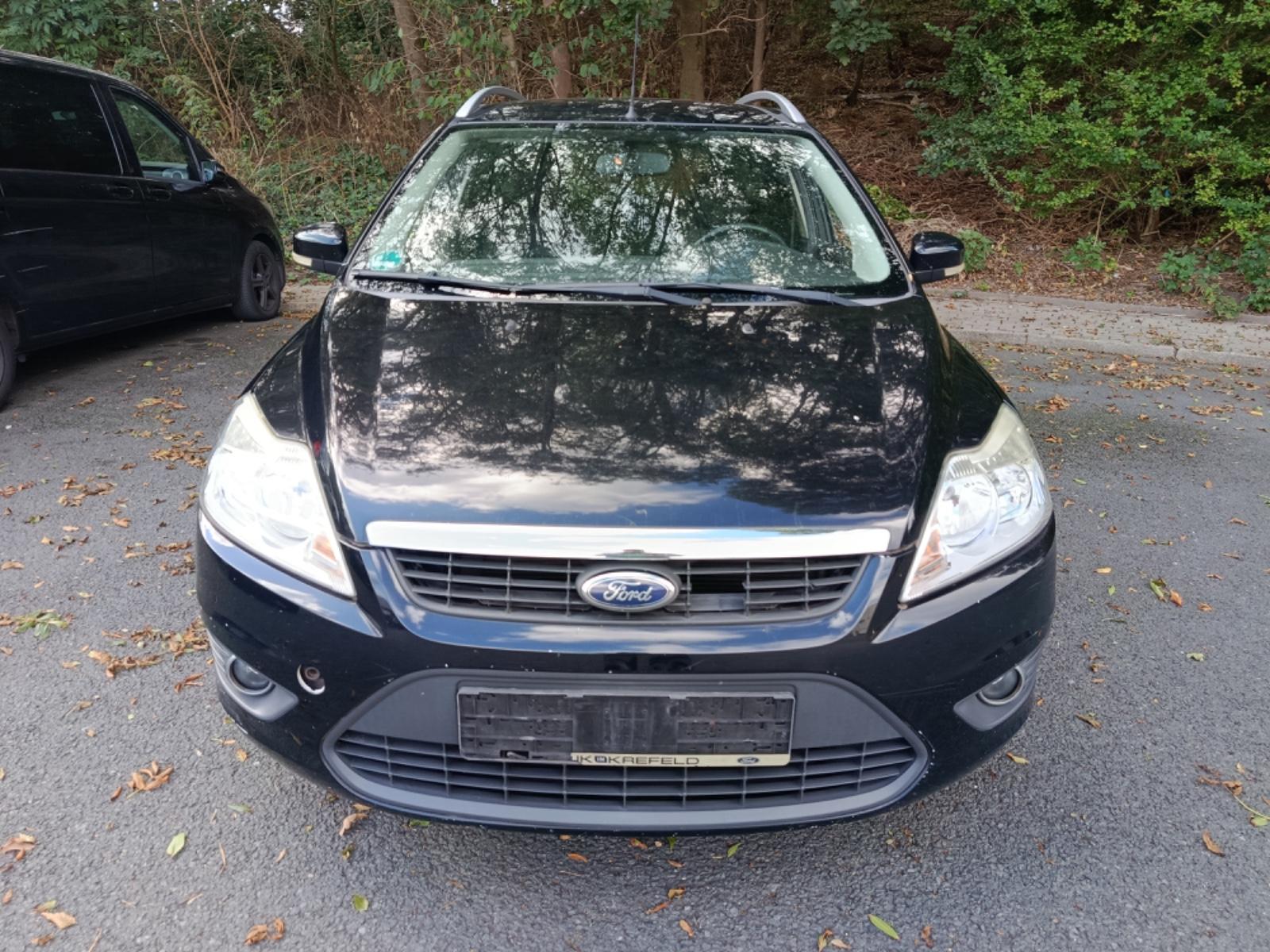 Ford Focus 2010 — rear view