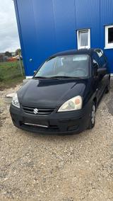 Suzuki Liana Benzin - gebrauchte Suzuki Liana aus dem Jahr 2004