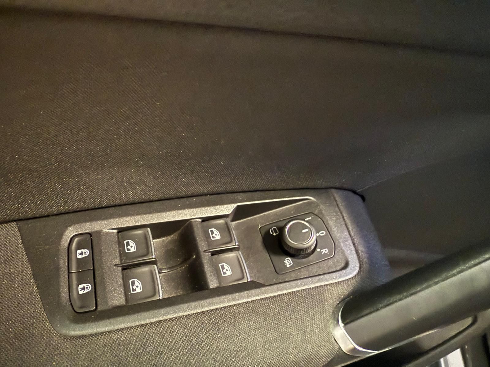 Fahrzeugabbildung Volkswagen Touran Comfortline BMT 7.SITZER/ SCHECKHEFT/ AHK