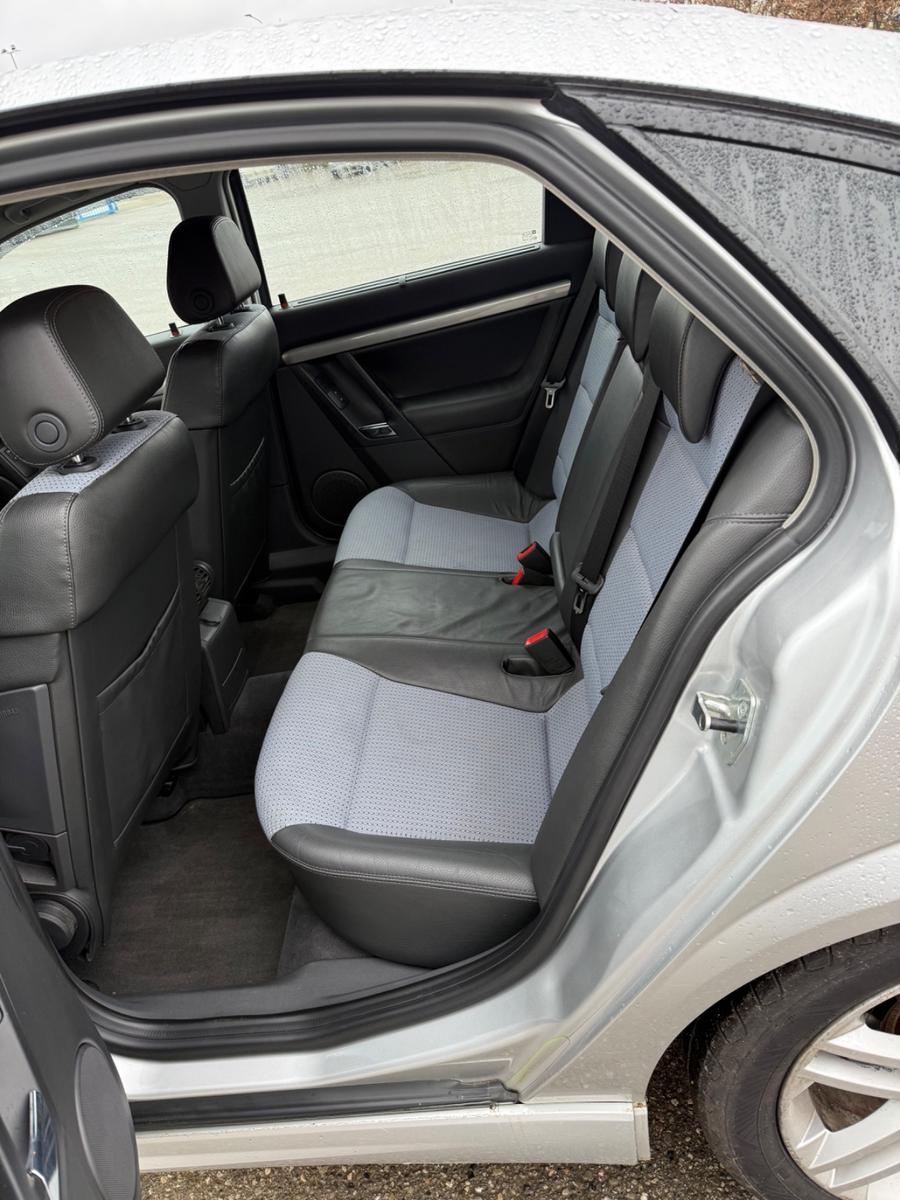 Opel Vectra 2004 — photo 9