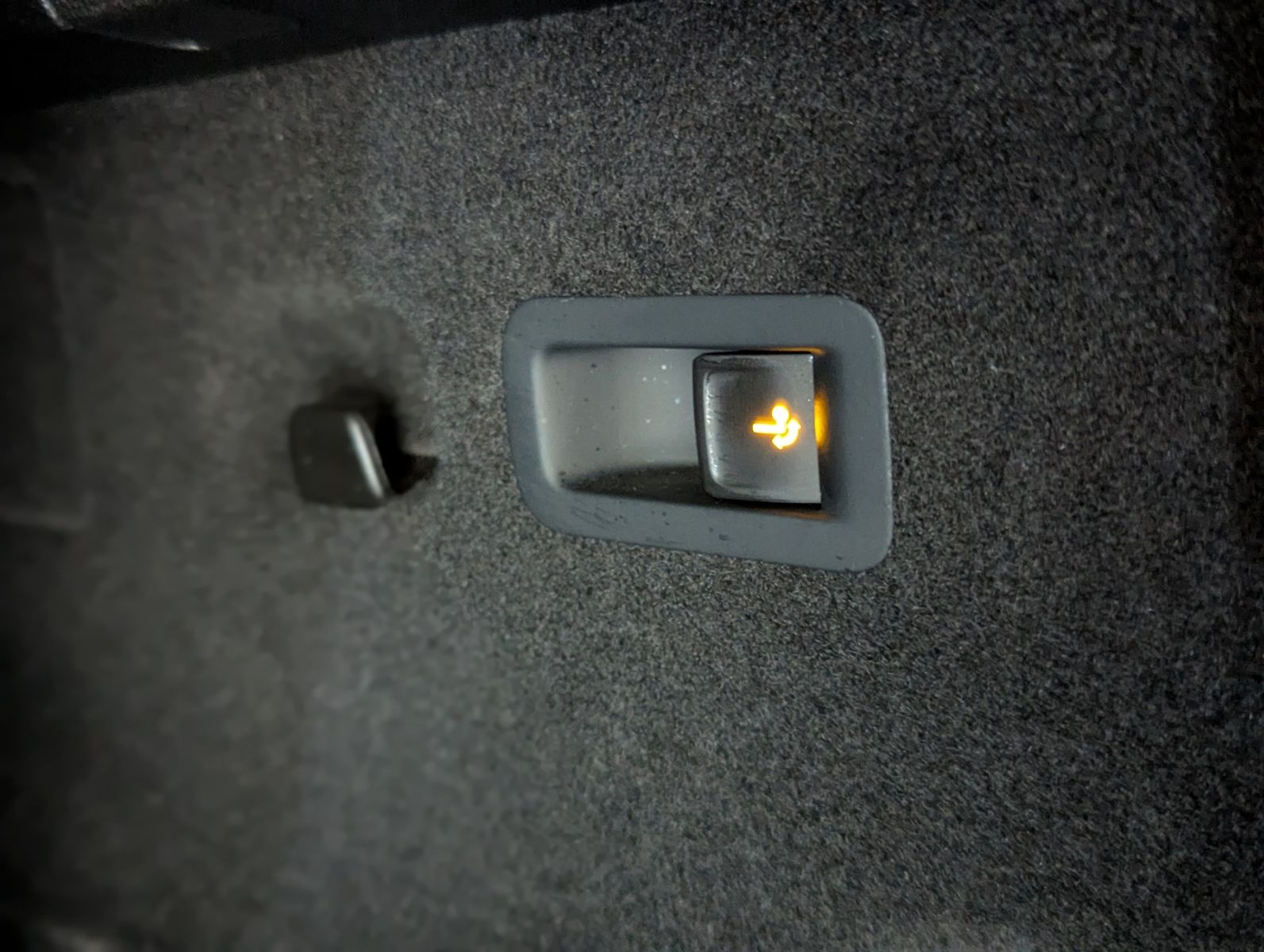 VW Tayron 2.0 R-Line Leder Launch Pano Black AHK 20 - Image 21